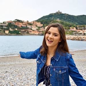 Meet your Posher, Phoebe